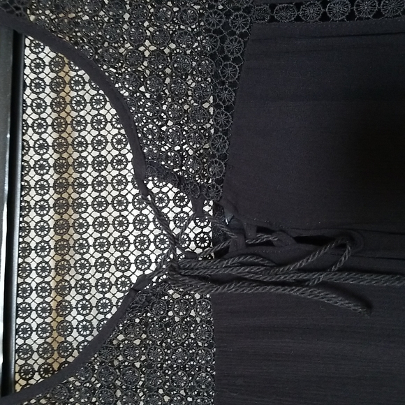 Delicate black blouse, sz 20 - Picture 2 of 3